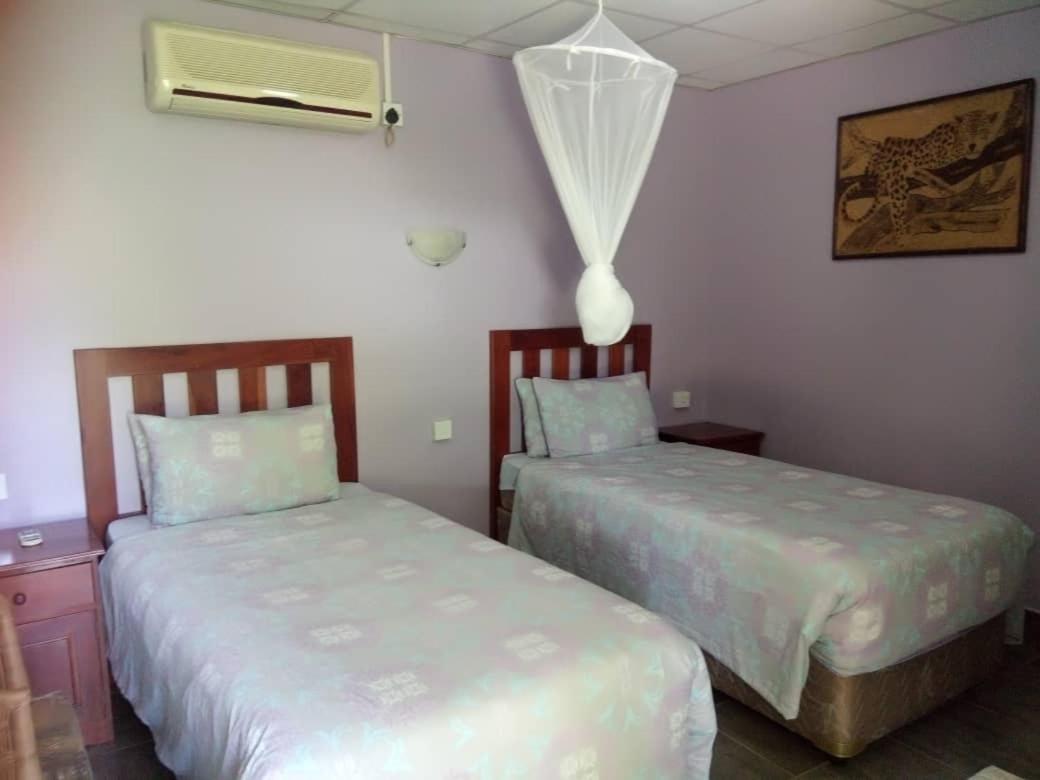 Gloria'S Bed And Breakfast Livingstone Kültér fotó