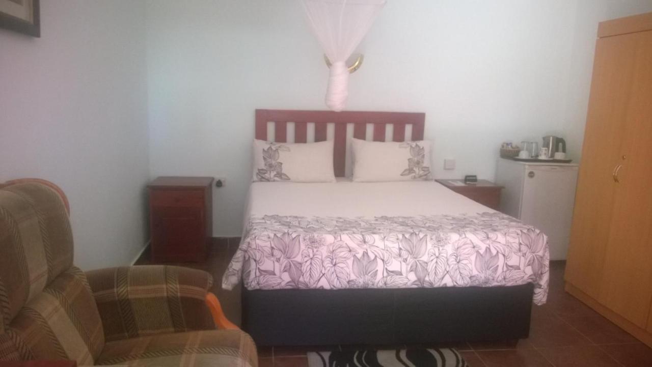 Gloria'S Bed And Breakfast Livingstone Kültér fotó