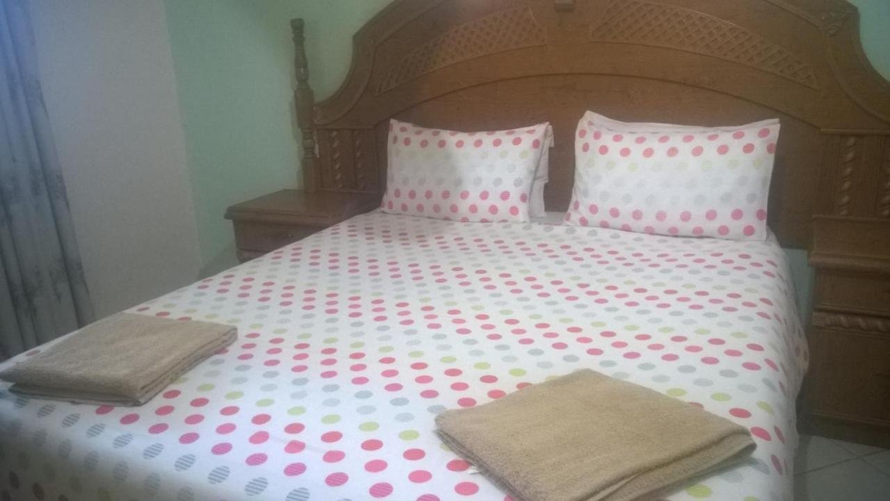 Gloria'S Bed And Breakfast Livingstone Kültér fotó